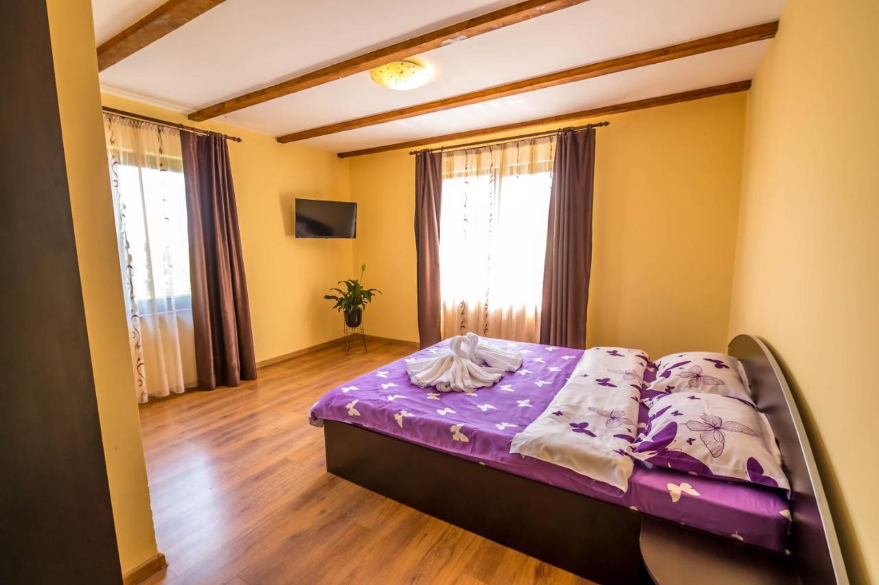 Casa De Vacanta Sadu Exteriér fotografie